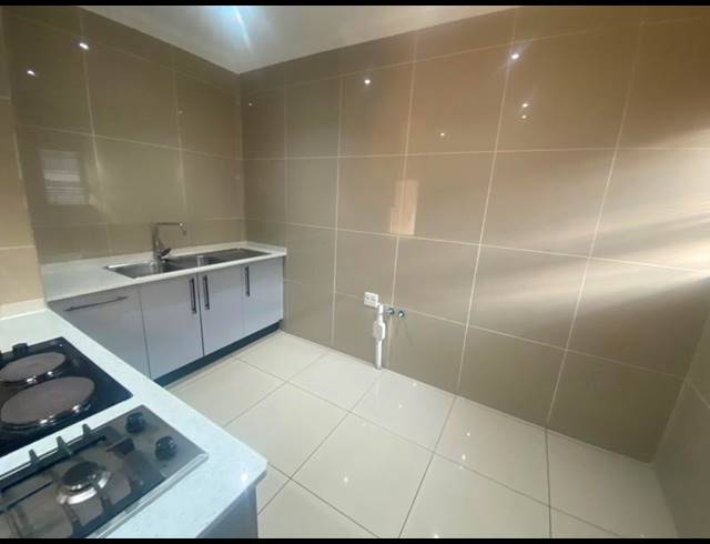 4 BEDROOM HOUSE FOR SALE IN AERORAND